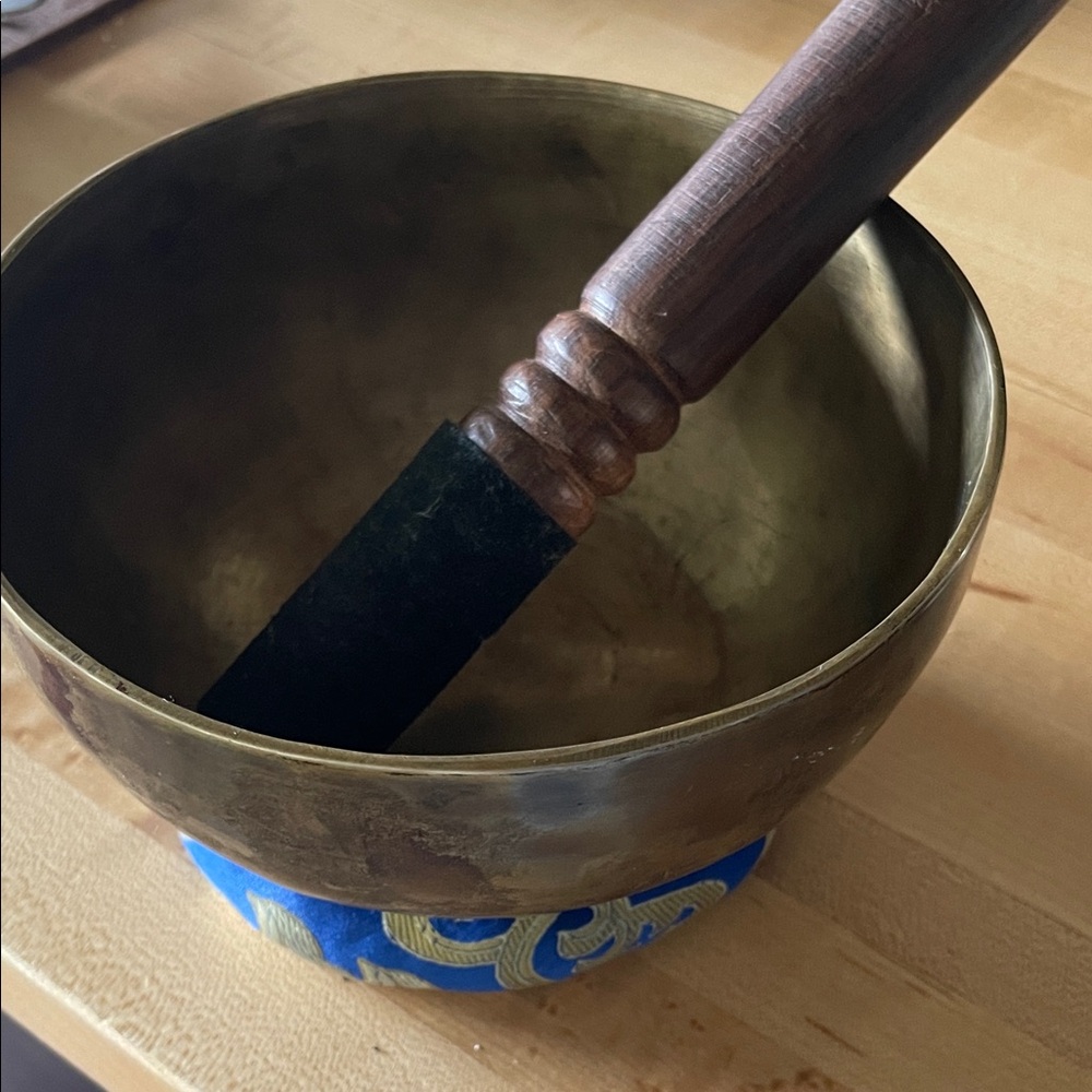 Brass singing bowl